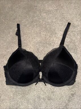 Victoria’s Secret push up bra size 32D